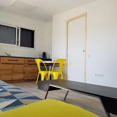 アパート - Yellow Sun