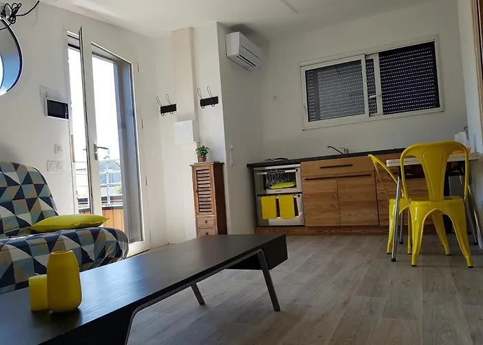 - Yellow Sun Апартаменты Анже